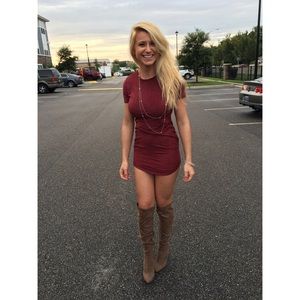 Fitted maroon velvet dress